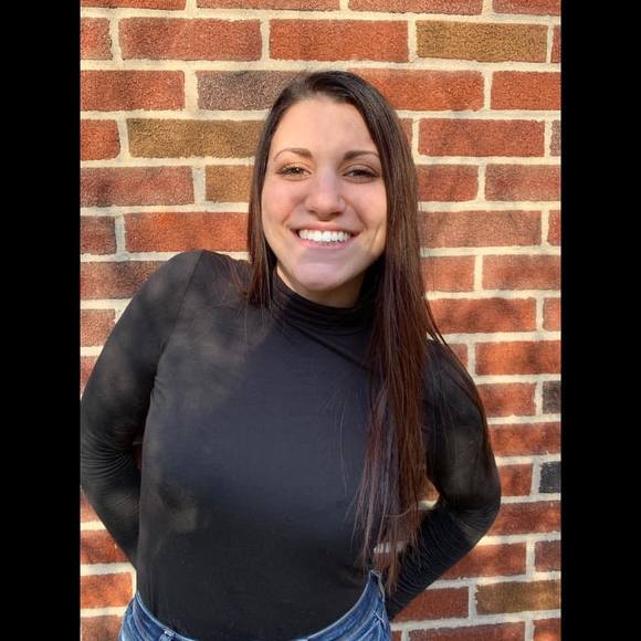 Meet your Posher, Amanda - Picture 1 of 1